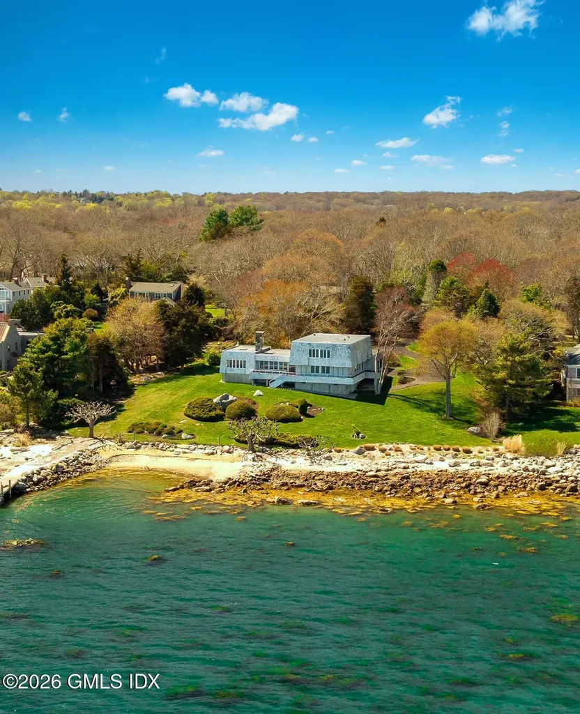 39 Chippechaug Trail Stonington CT 06378