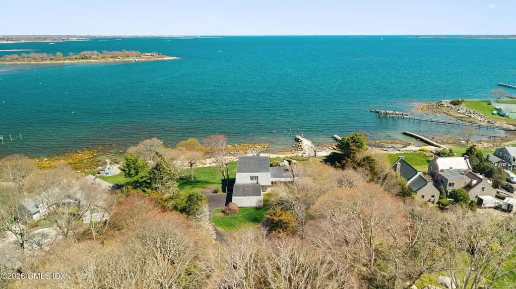 39 Chippechaug Trail Stonington CT 06378