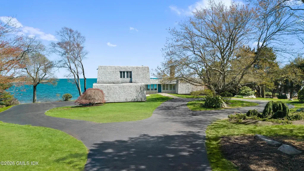 39 Chippechaug Trail Stonington CT 06378