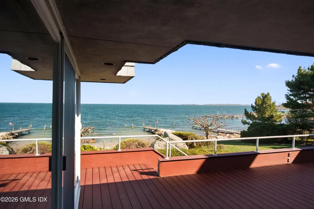 39 Chippechaug Trail Stonington CT 06378