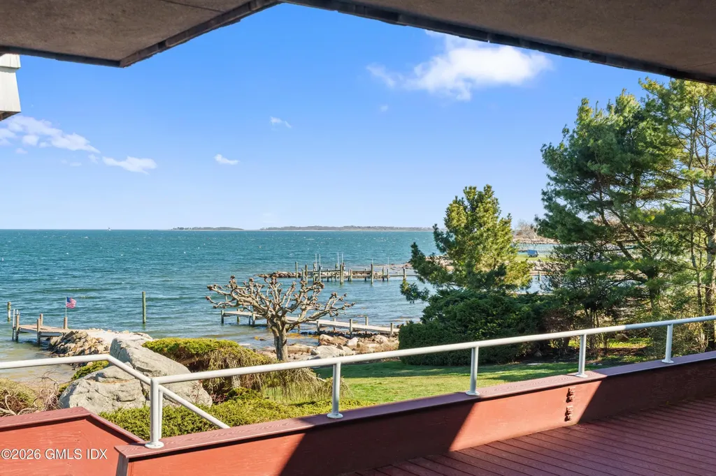 39 Chippechaug Trail Stonington CT 06378