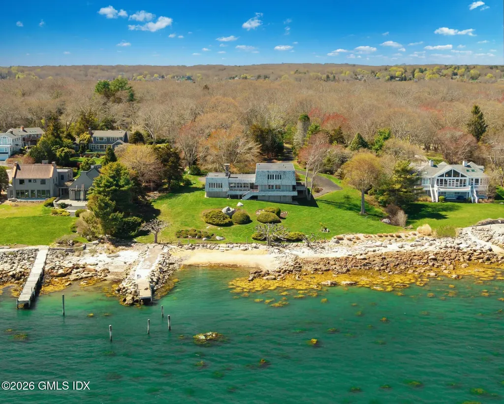 39 Chippechaug Trail Stonington CT 06378