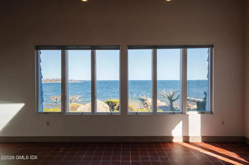 39 Chippechaug Trail Stonington CT 06378