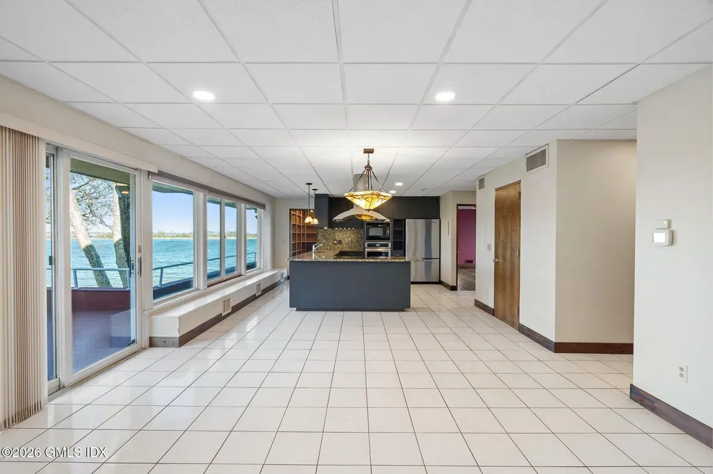 39 Chippechaug Trail Stonington CT 06378