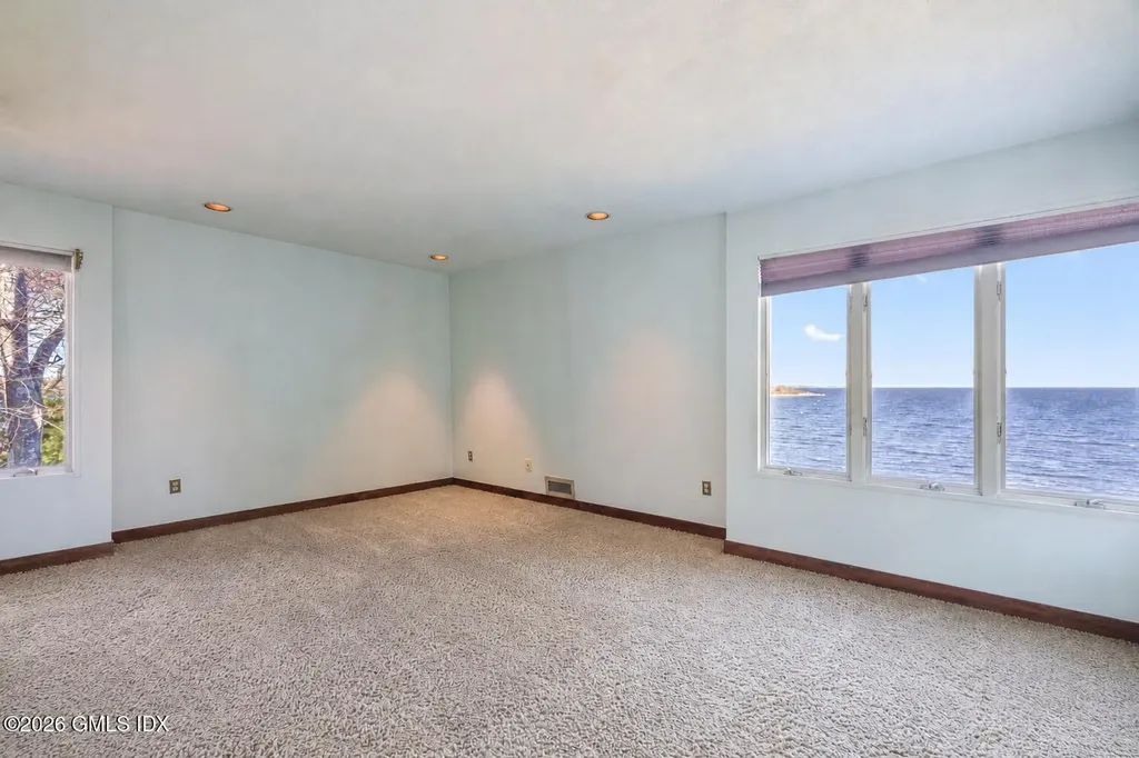 39 Chippechaug Trail Stonington CT 06378