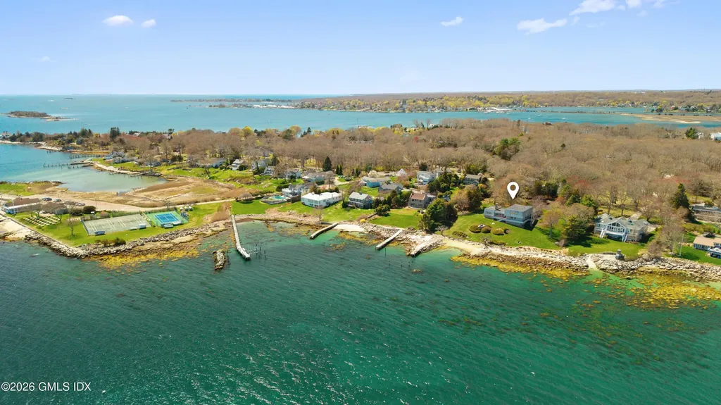 39 Chippechaug Trail Stonington CT 06378