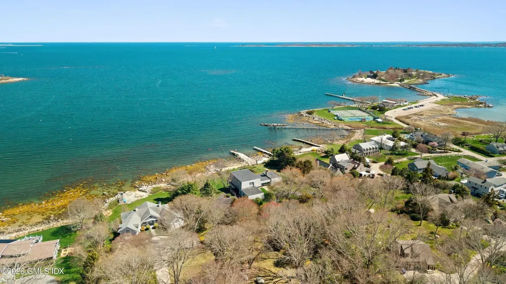 39 Chippechaug Trail Stonington CT 06378