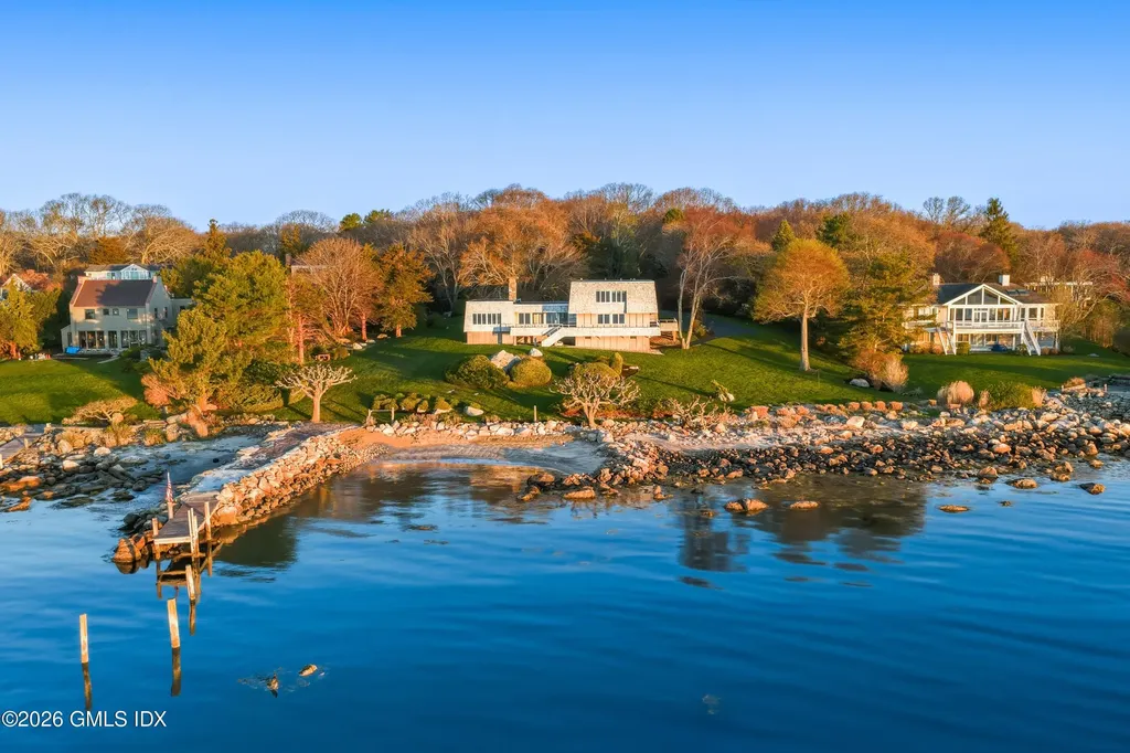 39 Chippechaug Trail Stonington CT 06378