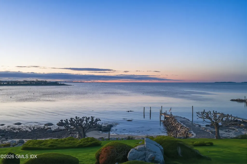 39 Chippechaug Trail Stonington CT 06378