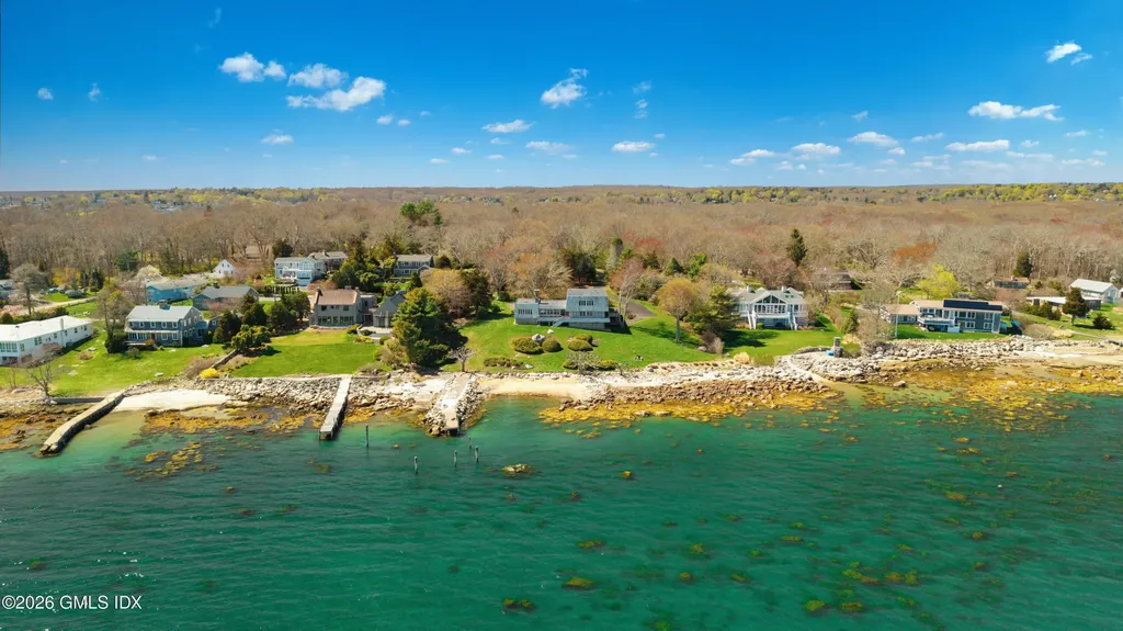 39 Chippechaug Trail Stonington CT 06378