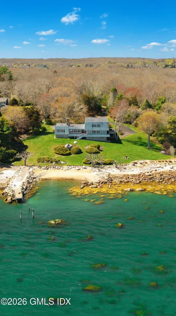 39 Chippechaug Trail Stonington CT 06378