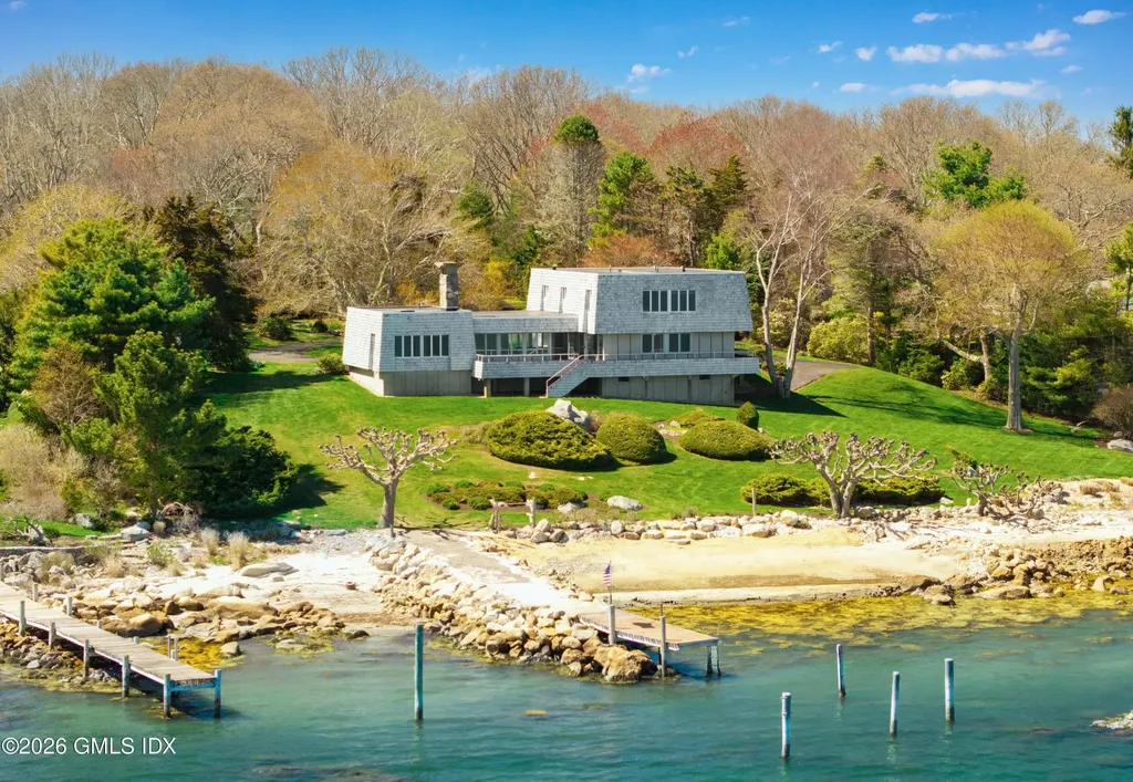 39 Chippechaug Trail Stonington CT 06378