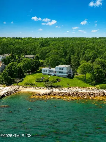 39 Chippechaug Trail Stonington CT 06378