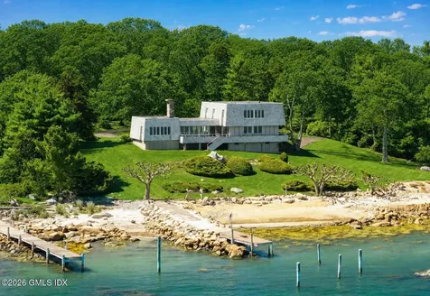 39 Chippechaug Trail Stonington CT 06378