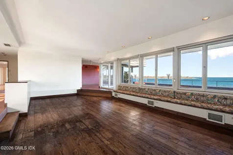 39 Chippechaug Trail Stonington CT 06378