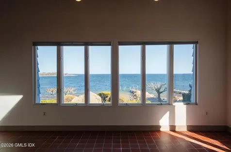 39 Chippechaug Trail Stonington CT 06378
