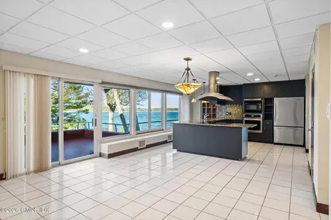 39 Chippechaug Trail Stonington CT 06378