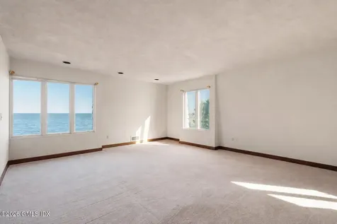39 Chippechaug Trail Stonington CT 06378