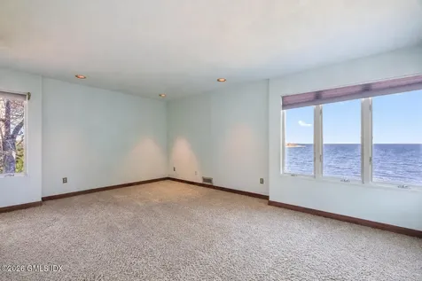 39 Chippechaug Trail Stonington CT 06378