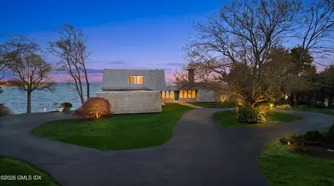 39 Chippechaug Trail Stonington CT 06378