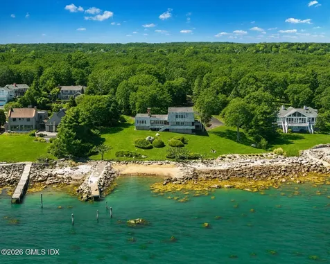 39 Chippechaug Trail Stonington CT 06378