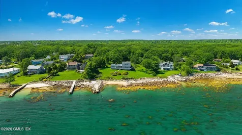 39 Chippechaug Trail Stonington CT 06378