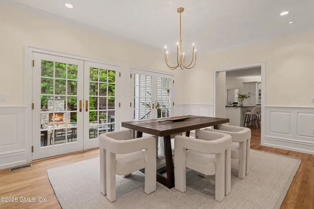 73 Lockwood Road Riverside CT 06878