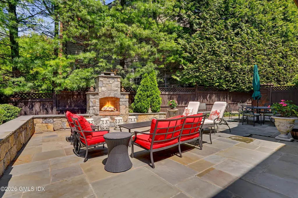73 Lockwood Road Riverside CT 06878