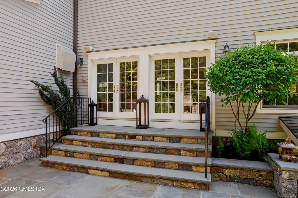 73 Lockwood Road Riverside CT 06878