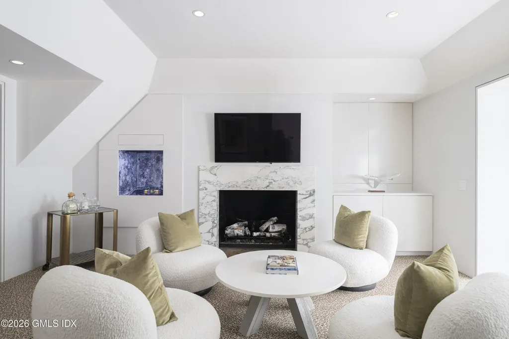 306 Round Hill Road Greenwich CT 06831