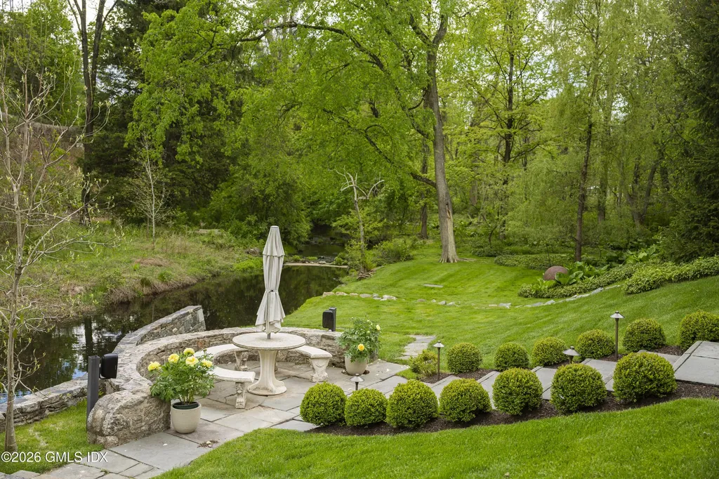 306 Round Hill Road Greenwich CT 06831