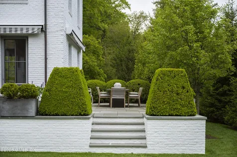 306 Round Hill Road Greenwich CT 06831