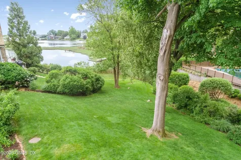 14 Shoal Point Lane Riverside CT 06878