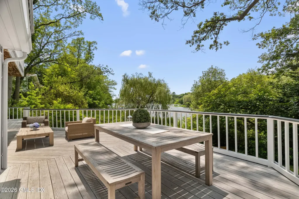 74 Long Meadow Road Riverside CT 06878