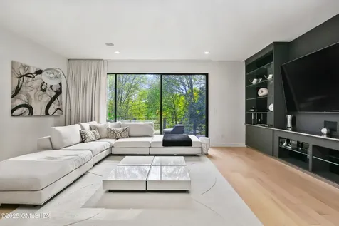210 Red Fox Road Stamford CT 06903
