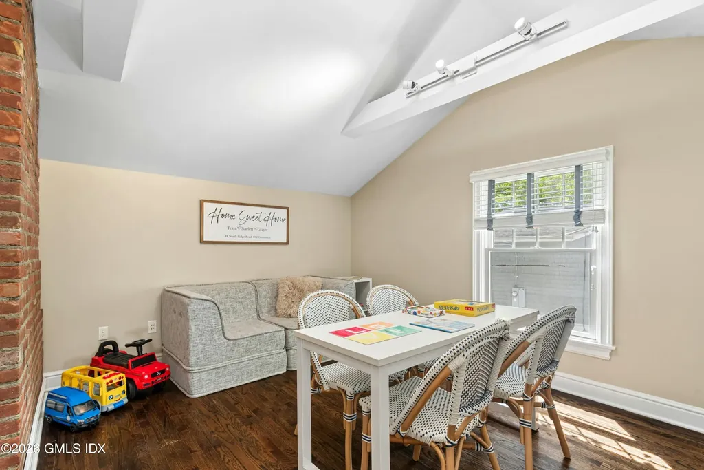 48 North Ridge Road Old Greenwich CT 06870