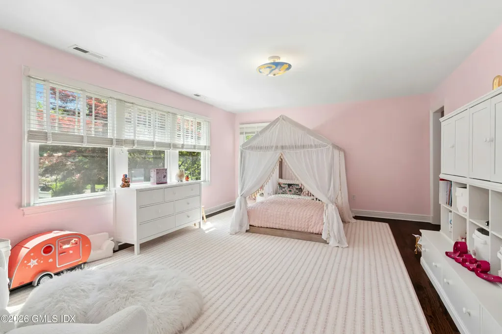 48 North Ridge Road Old Greenwich CT 06870