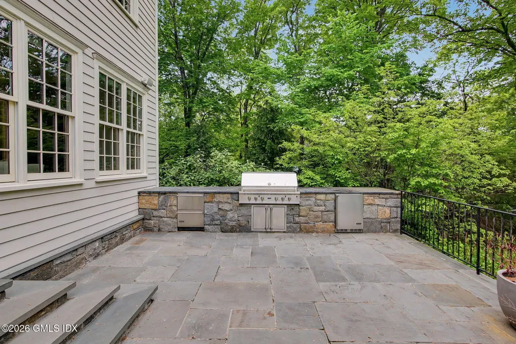24 Stillman Lane Greenwich CT 06831