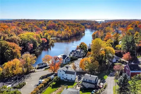 31 Cognewaugh Road Cos Cob CT 06807