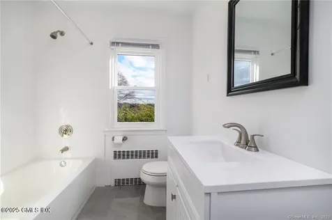 31 Cognewaugh Road Cos Cob CT 06807