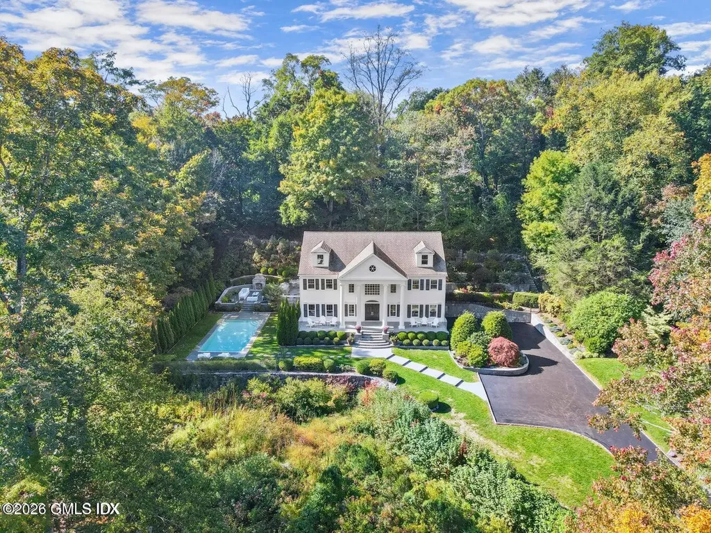 26 Round Hill Road Greenwich CT 06831
