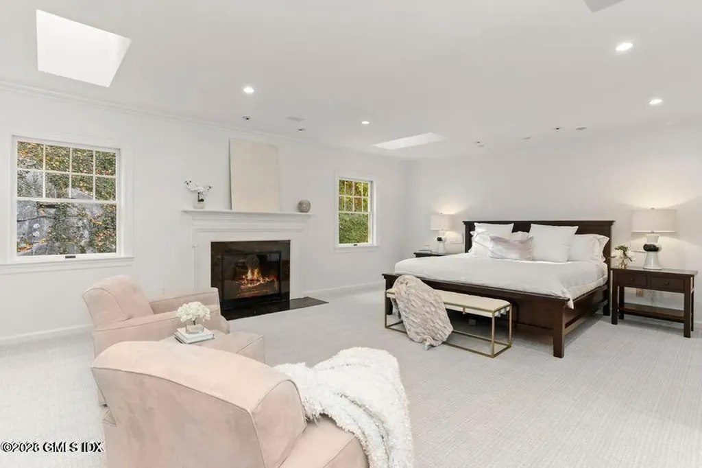 26 Round Hill Road Greenwich CT 06831