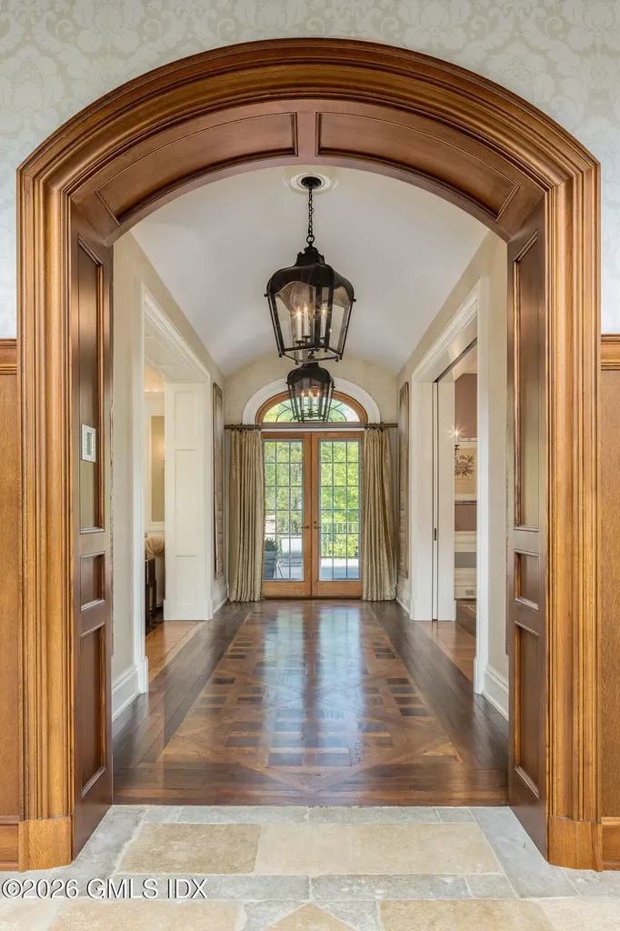 19 Khakum Drive Greenwich CT 06831