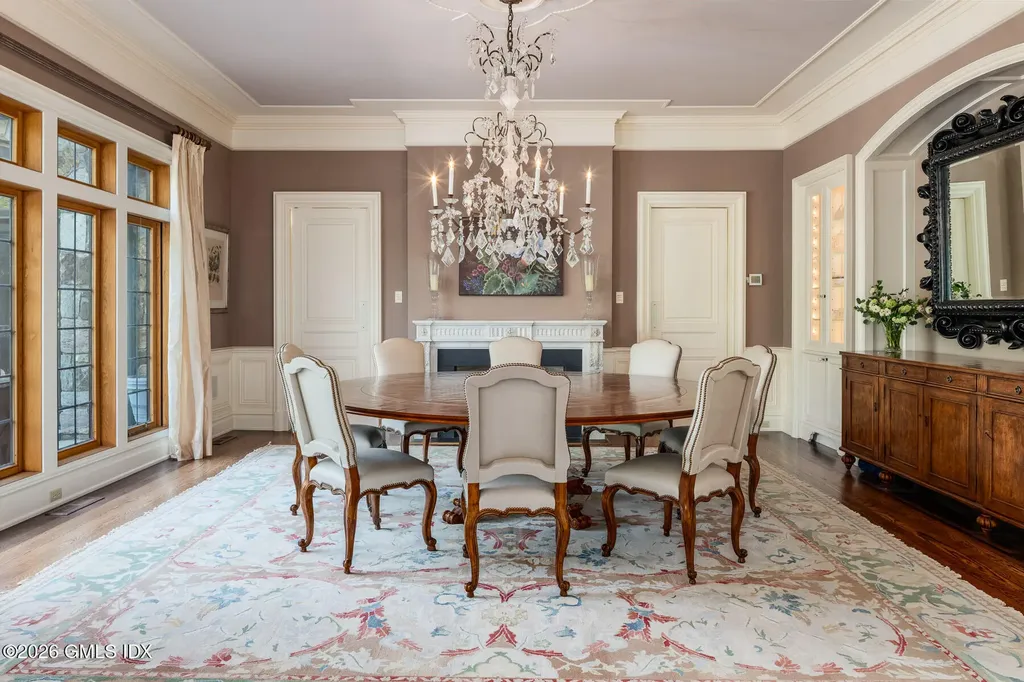 19 Khakum Drive Greenwich CT 06831