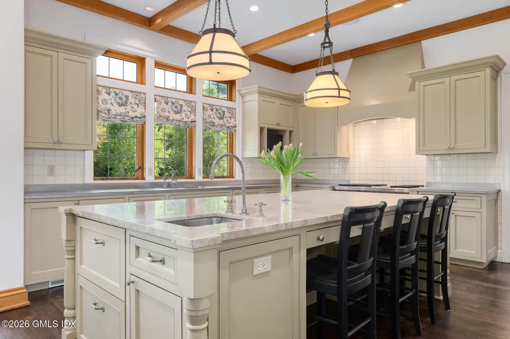 19 Khakum Drive Greenwich CT 06831