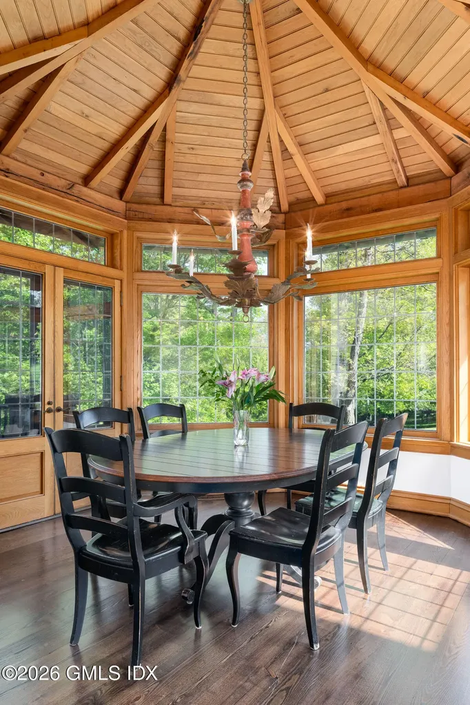 19 Khakum Drive Greenwich CT 06831
