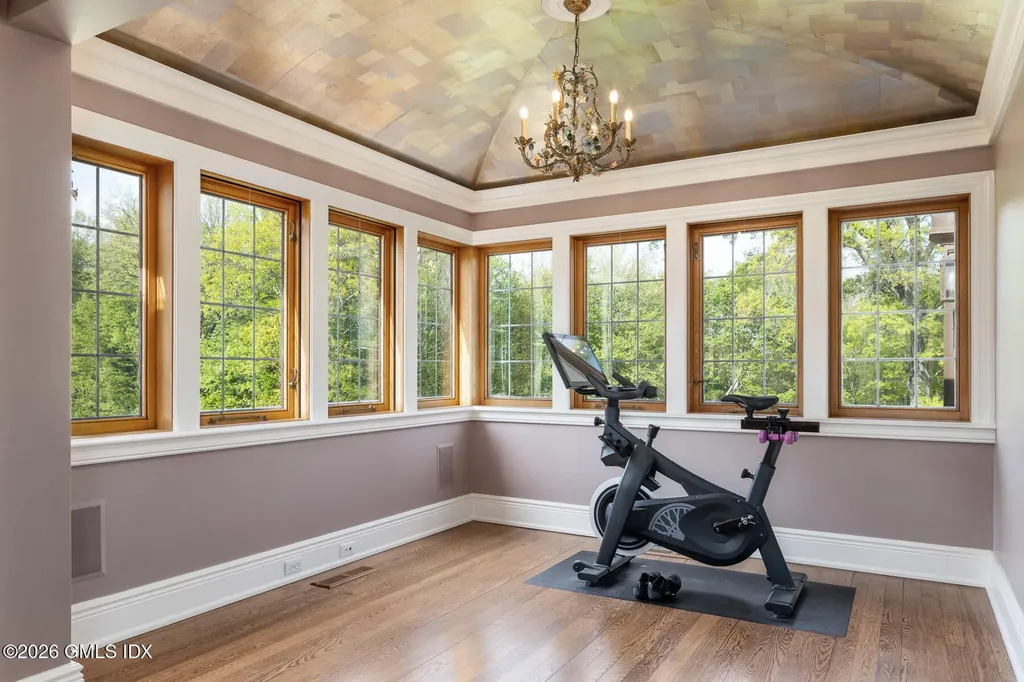 19 Khakum Drive Greenwich CT 06831