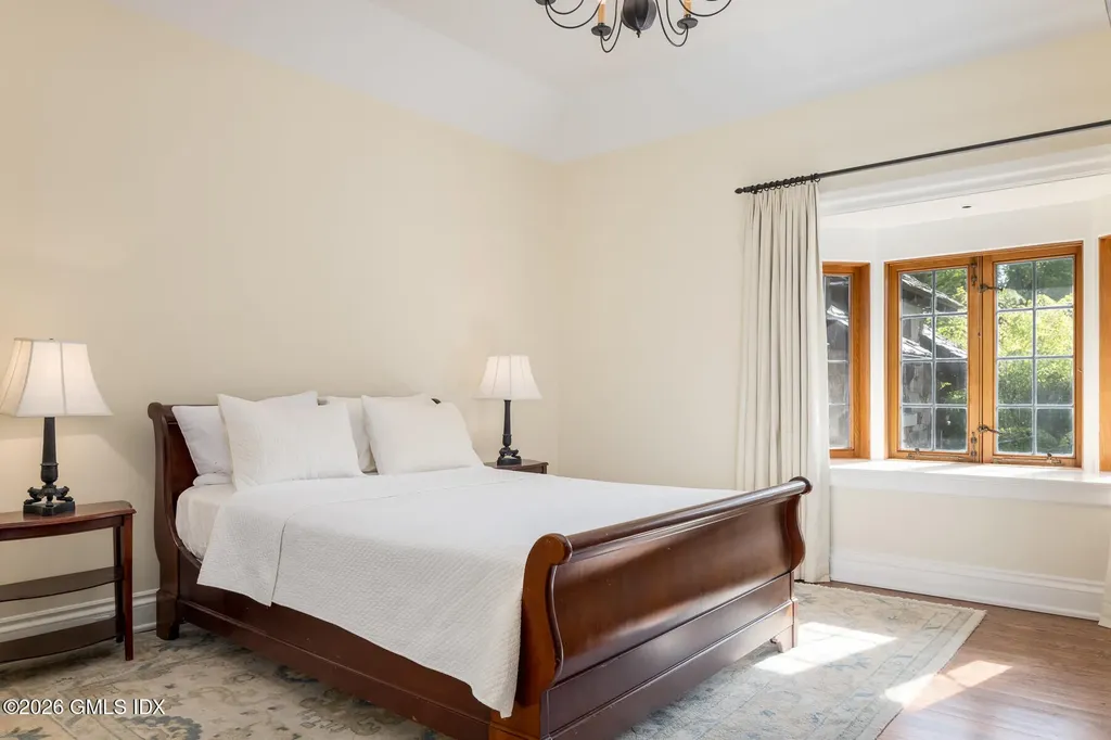 19 Khakum Drive Greenwich CT 06831