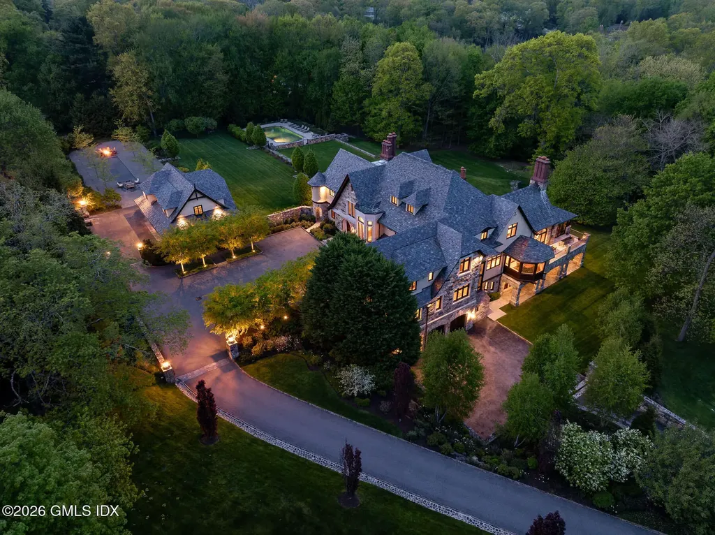 19 Khakum Drive Greenwich CT 06831