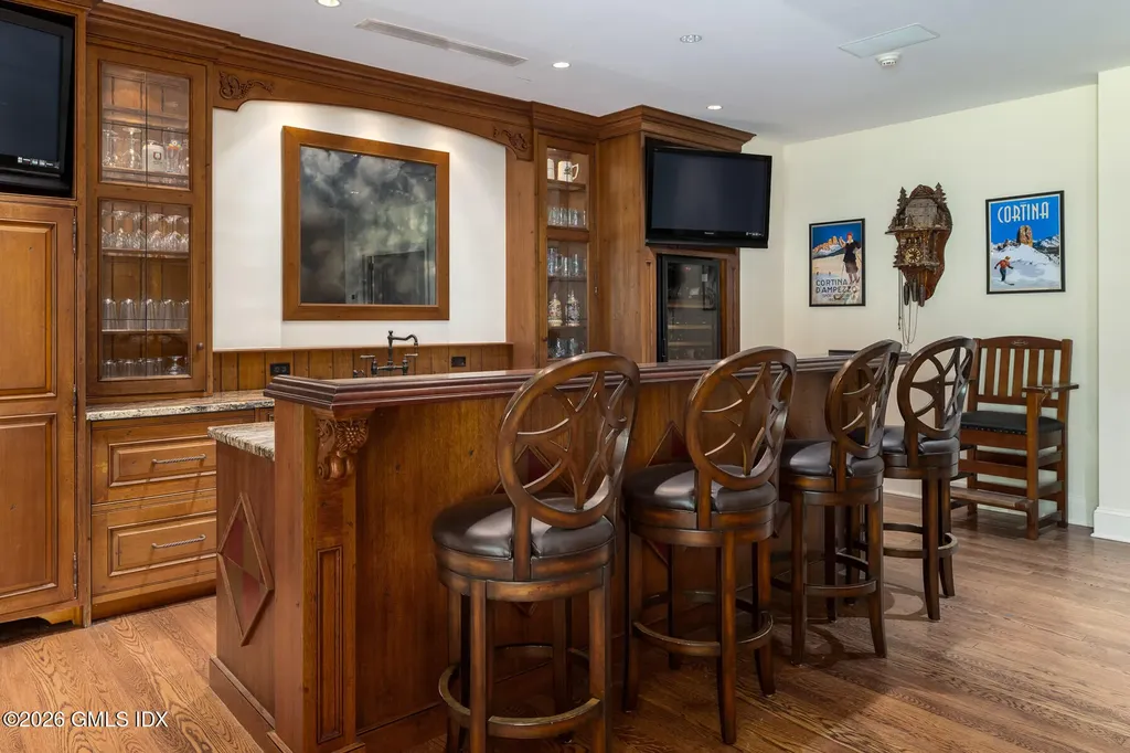 19 Khakum Drive Greenwich CT 06831